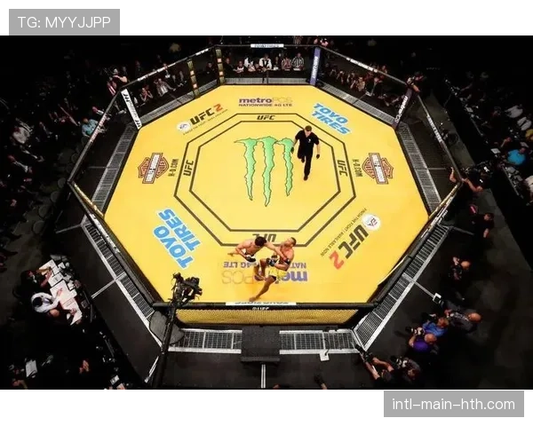 “笼中24小时”:通讯记录UFC Vegas 100赛事幕后团队的工作实况